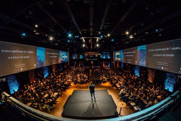 Webinar vs Seminar: Kelebihan dan Kekurangan yang Perlu Diketahui